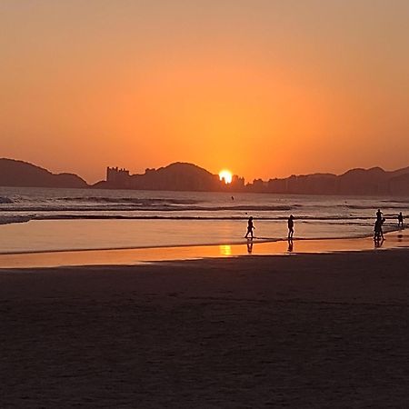 Apartamento Beira Mar - Enseada - Guaruja - 150 Metros Da Praia エクステリア 写真